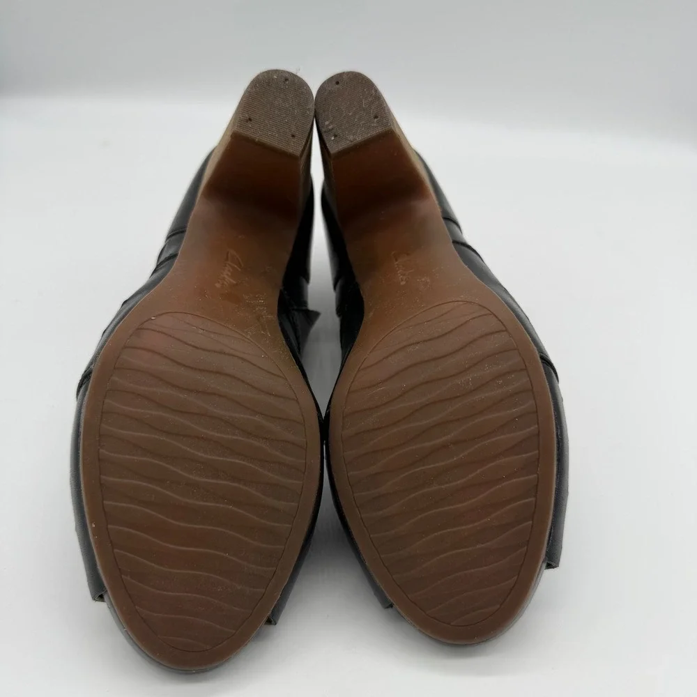 Clarks Artisan Okena Sass Black Leather Peep‎ Toe Shooties Back Zip Heel 7.5